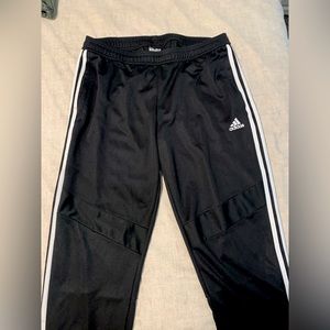 Men’s XL Adidas Soccer Training Sweatpants, great condition, tapered leg